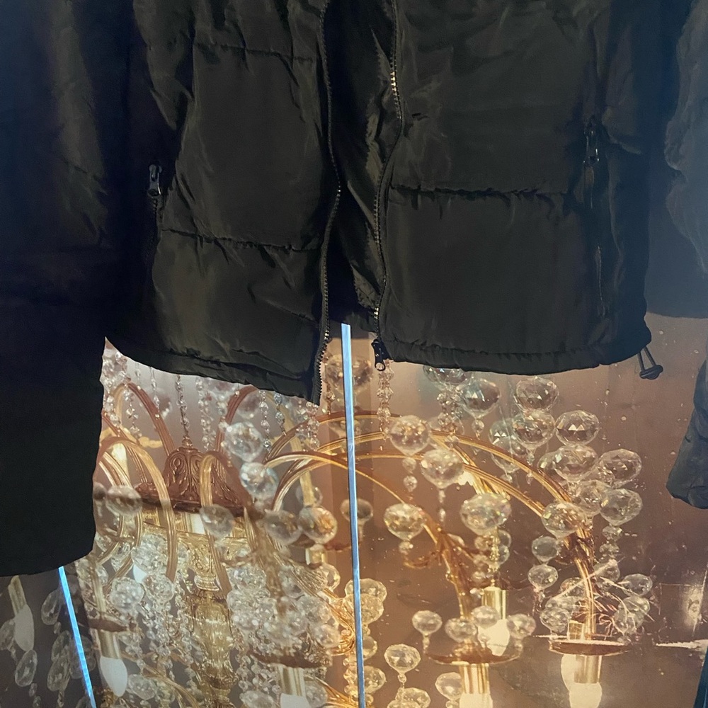 Sleek Black Women's Puffer Jacket